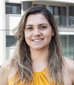 karina-gomes.png